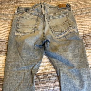 AMERICAN EAGLE JEANS